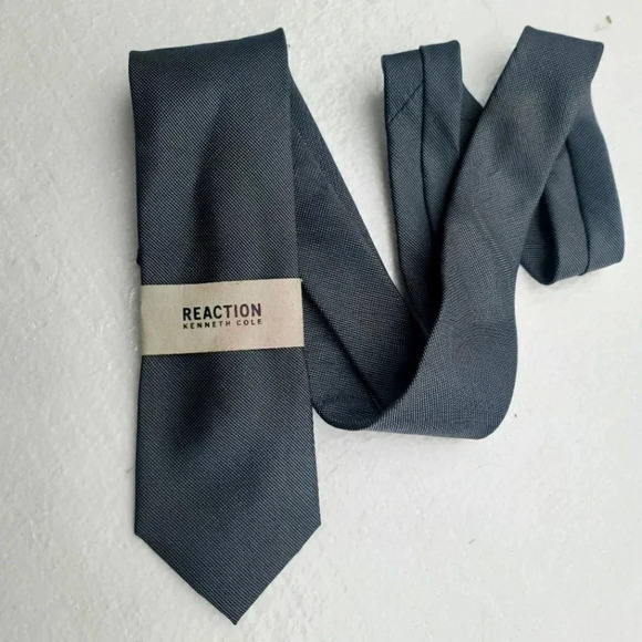 NWT Kenneth Cole Reaction Men's Micro Checkerboard Slim Tie Gray OS - Picture 1 of 7